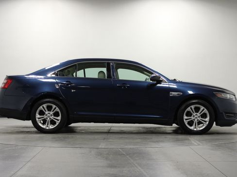 Used 2017 Ford Taurus SEL w/ Equipment Group 201A FWD image 3