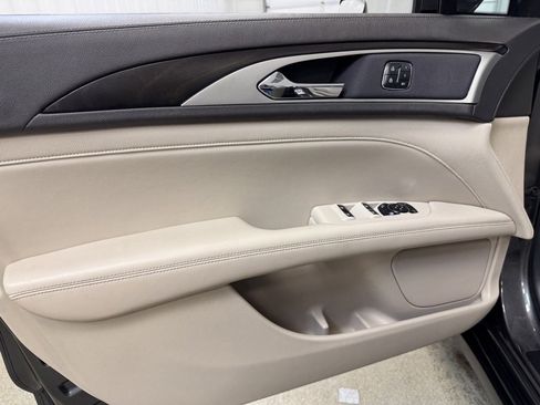 Used 2017 Lincoln MKZ Select w/ Select Plus Package image 8