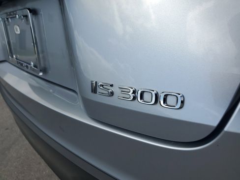 Used 2023 Lexus IS 300 w/ Premium Package RWD image 31