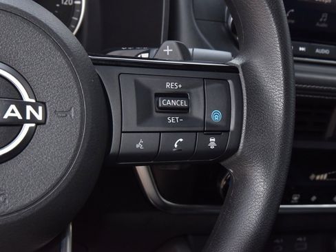 Used 2023 Nissan Rogue SV image 24