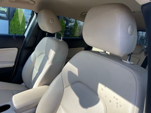 Used 2020 Mercedes-Benz GLA 250 4MATIC image 16