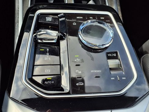 Used 2025 BMW 740i RWD image 9