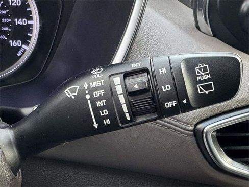 Used 2020 Hyundai Santa Fe SE image 21