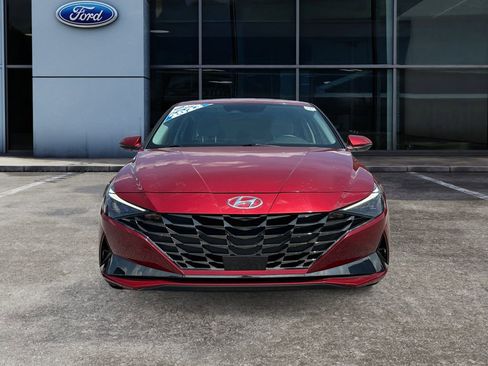 Used 2023 Hyundai Elantra Limited w/ Cargo Package FWD image 3