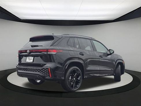 New 2026 Volkswagen Tiguan SE R-Line image 7