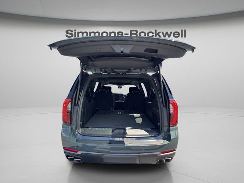 New 2026 GMC Yukon XL AT4 Ultimate AWD/4WD image 10