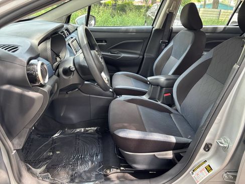 Used 2025 Nissan Versa SV FWD image 25