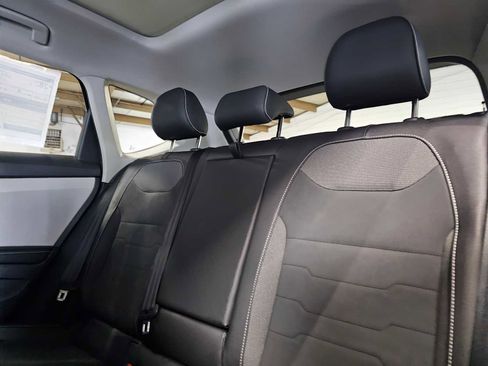 New 2026 Volkswagen Taos SE AWD/4WD image 18