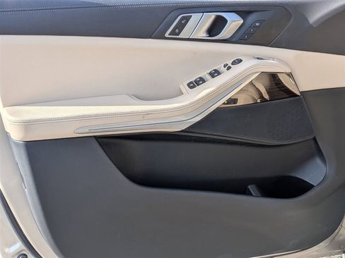 Used 2019 BMW X5 xDrive40i w/ Convenience Package image 12