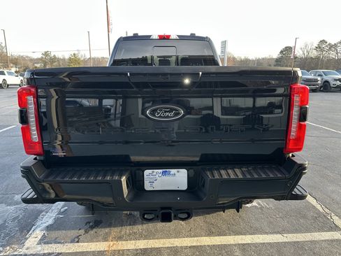 Used 2024 Ford F250 XLT w/ Black Appearance Package image 8