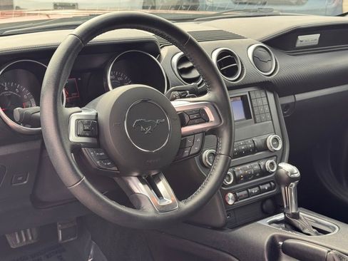 Certified 2019 Ford Mustang Coupe image 29