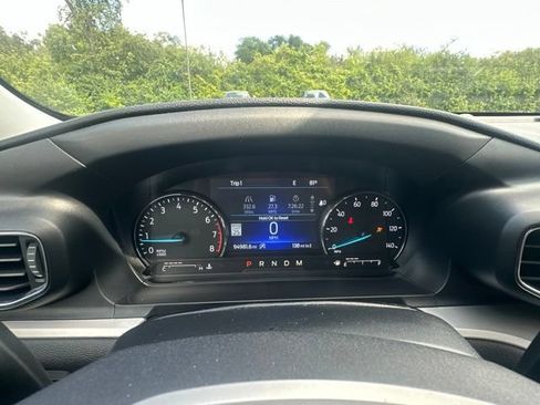 Used 2020 Ford Explorer XLT w/ Equipment Group 202A AWD/4WD image 12