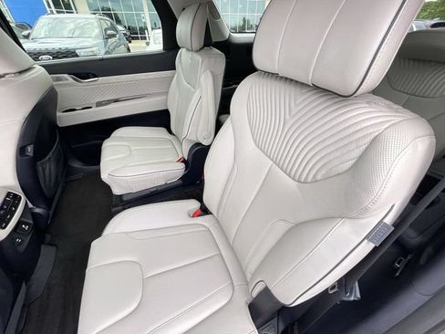 Used 2024 Hyundai Palisade Calligraphy FWD image 17