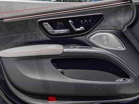 New 2022 Mercedes-Benz EQS 580 4MATIC Sedan image 19