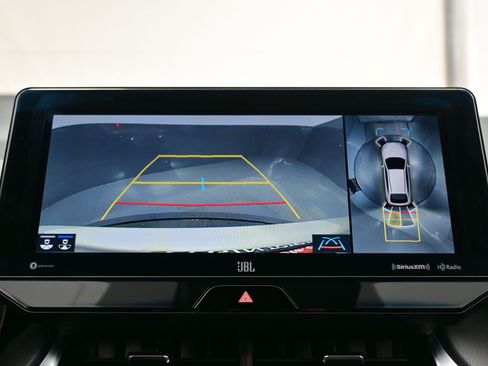 Used 2022 Toyota Venza Limited w/ Advanced Technology Package image 19