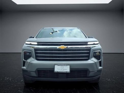 Used 2026 Chevrolet Traverse LT w/ Driver Confidence Package FWD image 2