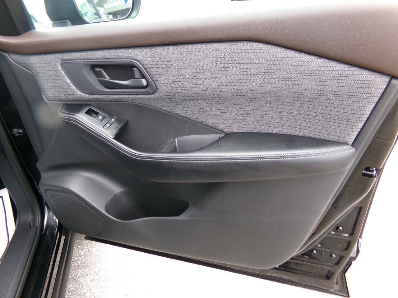 Used 2022 Nissan Rogue S AWD/4WD image 21
