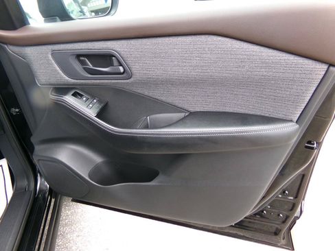 Used 2022 Nissan Rogue S AWD/4WD image 21