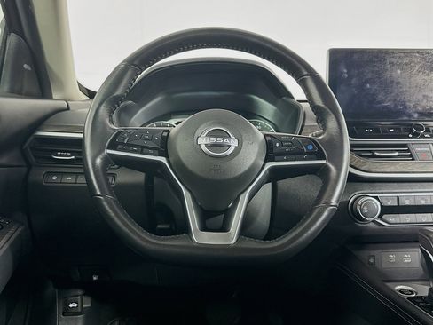 Used 2024 Nissan Altima 2.5 SV w/ SV Premium Package image 17