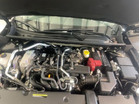 Used 2025 Nissan Sentra SV FWD image 18