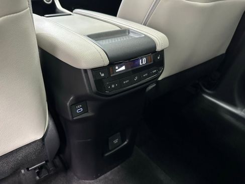 Used 2025 Toyota Grand Highlander AWD image 49