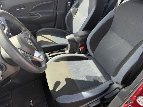 Used 2025 Nissan Versa SV FWD image 34
