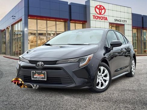 Certified 2024 Toyota Corolla LE FWD image 2