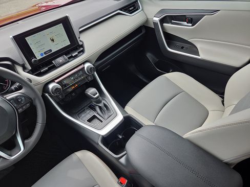 Used 2025 Toyota RAV4 XLE Premium FWD image 12