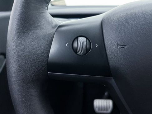 Used 2022 Tesla Model Y Performance image 27