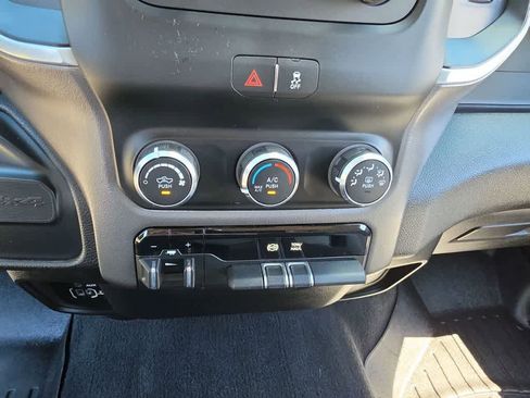 Used 2019 RAM 3500 Big Horn AWD/4WD image 18
