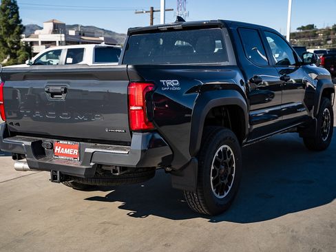 New 2025 Toyota Tacoma TRD Off-Road image 9