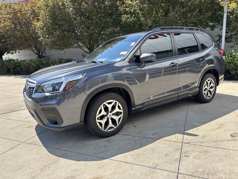 Used 2021 Subaru Forester Premium w/ Popular Package #1 AWD/4WD image 3