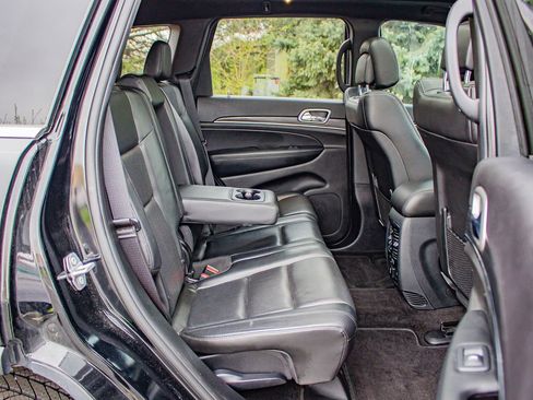 Used 2019 Jeep Grand Cherokee Limited w/ Luxury Group II image 18