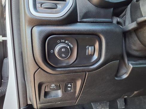 Used 2020 RAM 1500 Big Horn image 24