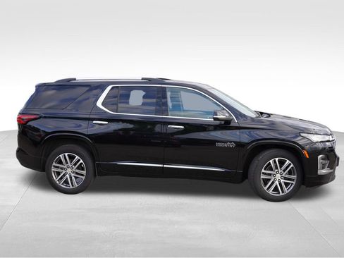 Used 2023 Chevrolet Traverse High Country AWD/4WD image 2