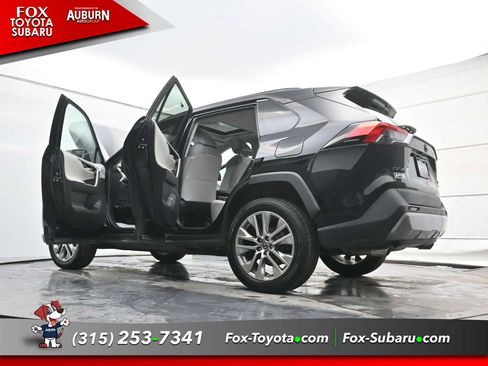 Used 2023 Toyota RAV4 Limited image 32