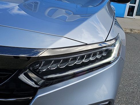 Used 2021 Honda Accord Sport image 9