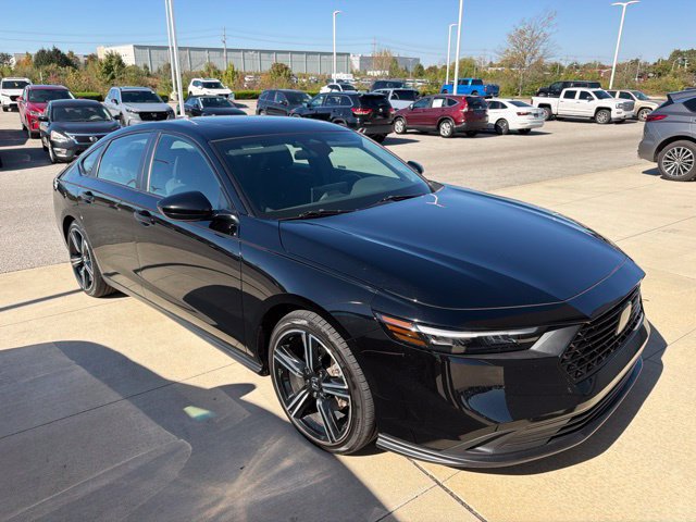 Used 2024 Honda Accord Sport image 4