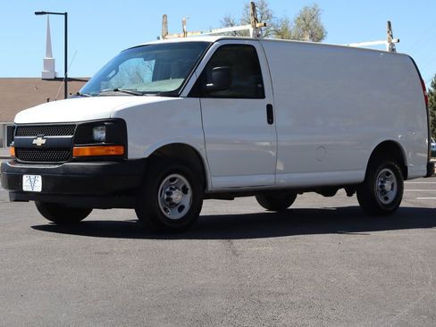 Used 2017 Chevrolet Express 2500 image 11