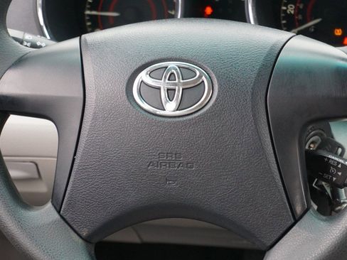 Used 2011 Toyota Highlander 2WD image 24