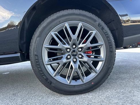 New 2025 Ford Expedition Platinum w/ Stealth Performance Package image 19