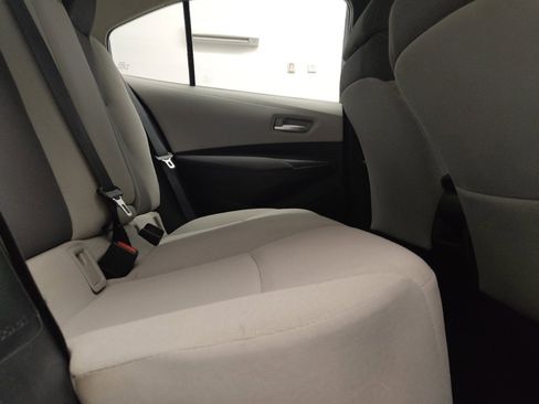 Used 2021 Toyota Corolla LE FWD image 19