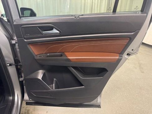 Used 2022 Volkswagen Atlas SEL Premium image 36