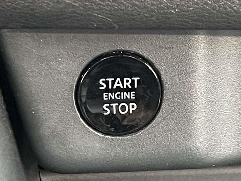 Used 2025 Nissan Rogue SV w/ SV Premium Package image 38