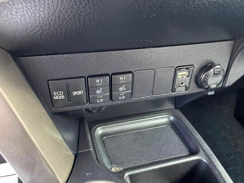 Used 2014 Toyota RAV4 Limited AWD/4WD image 17