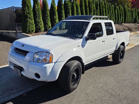 Used 2004 Nissan Frontier S/C image 1