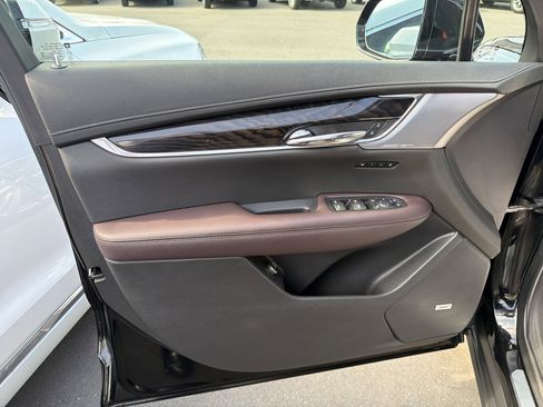 Used 2020 Cadillac XT6 Premium Luxury image 10