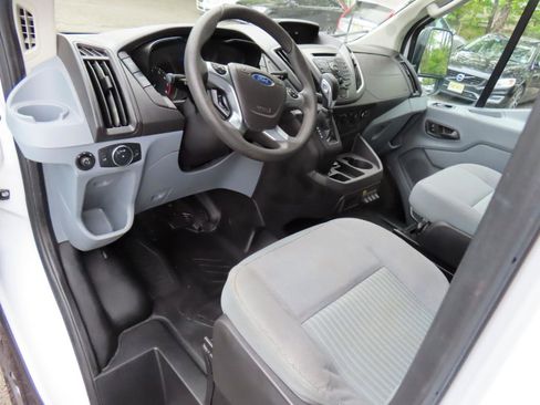 Used 2019 Ford Transit 250 148 Low Roof RWD image 7