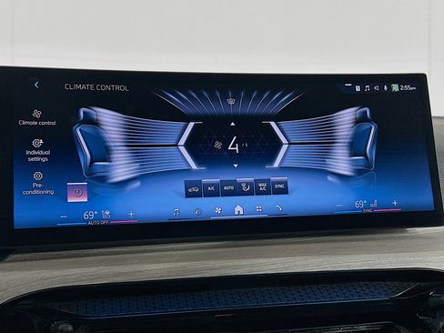 Used 2025 BMW 330i Sedan image 24