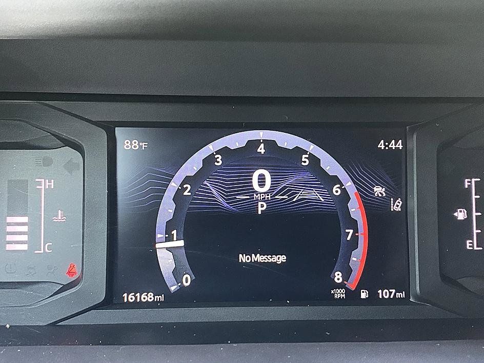Certified 2025 Toyota Tacoma SR5 AWD/4WD image 17